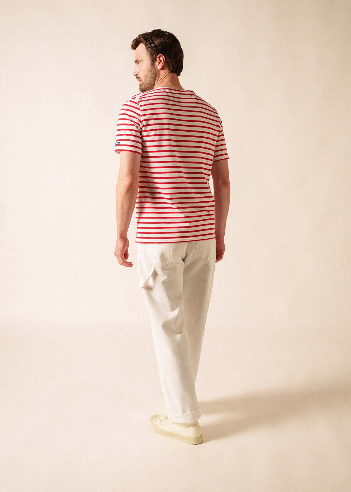 WHITE / RED
