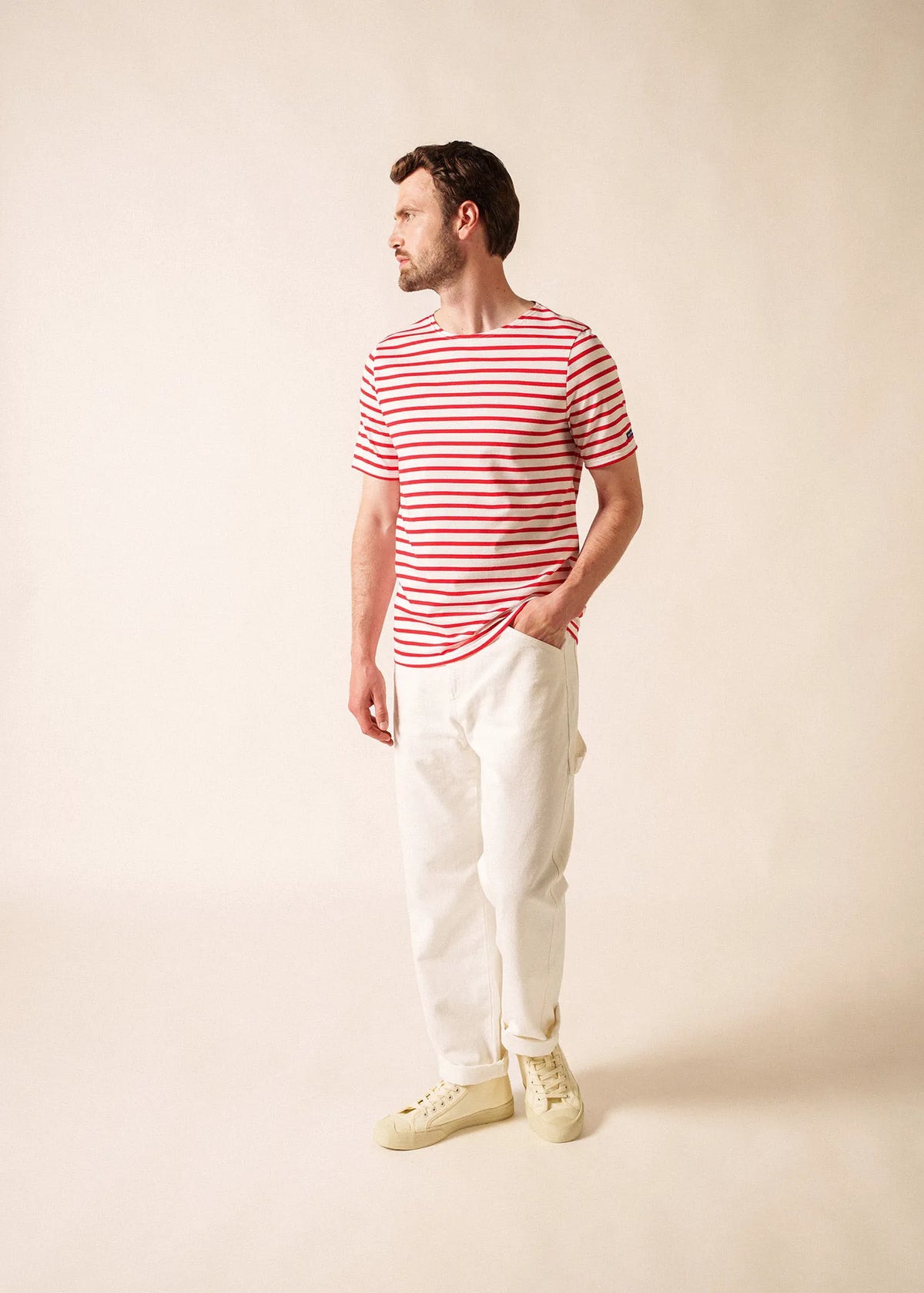 WHITE / RED