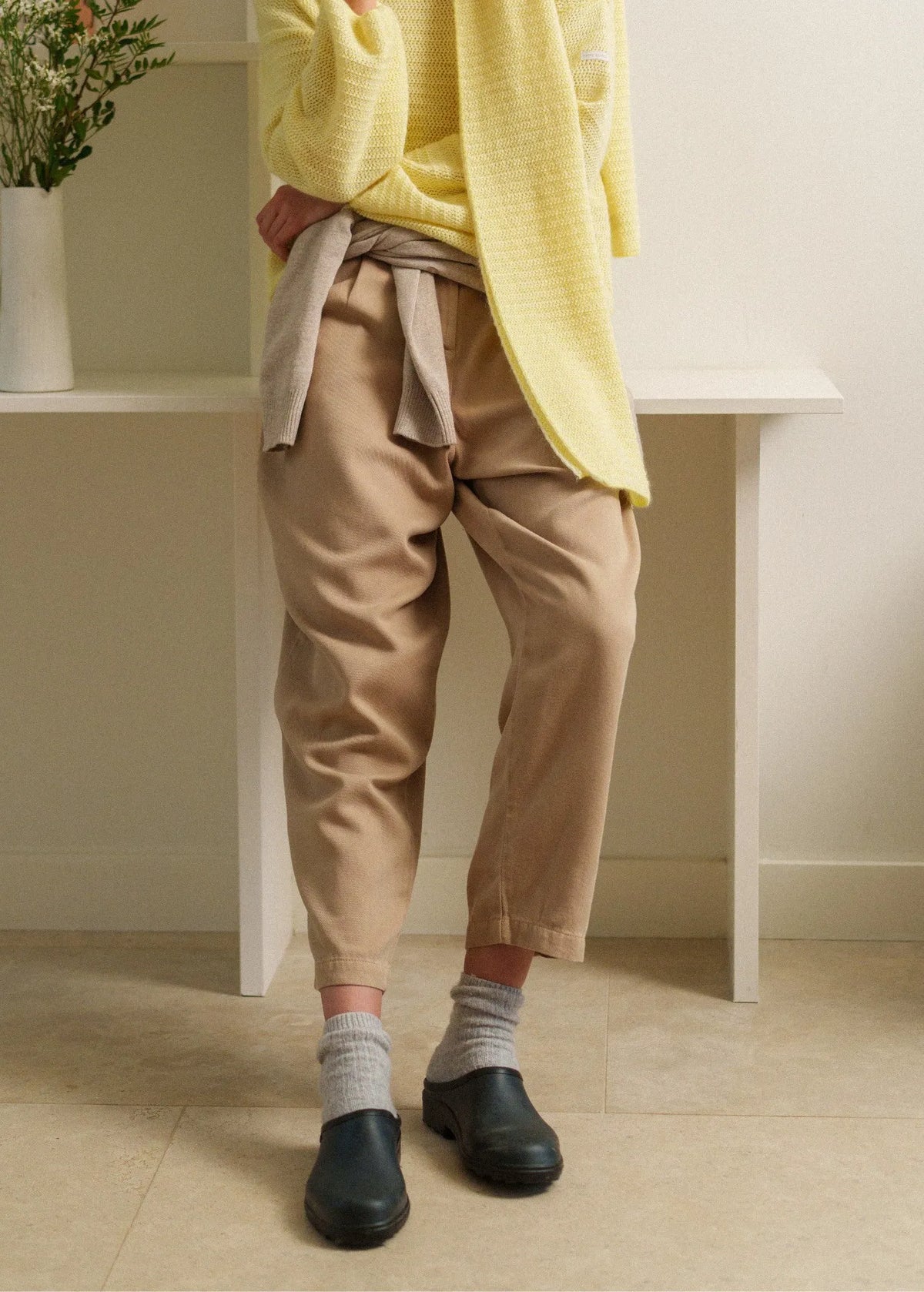 DARK BEIGE