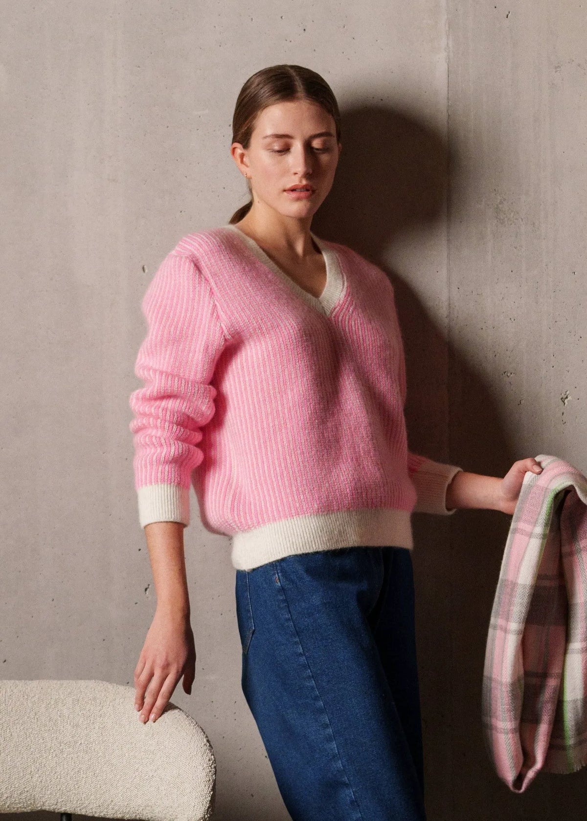 WINTER WHITE / BRIGHT PINK