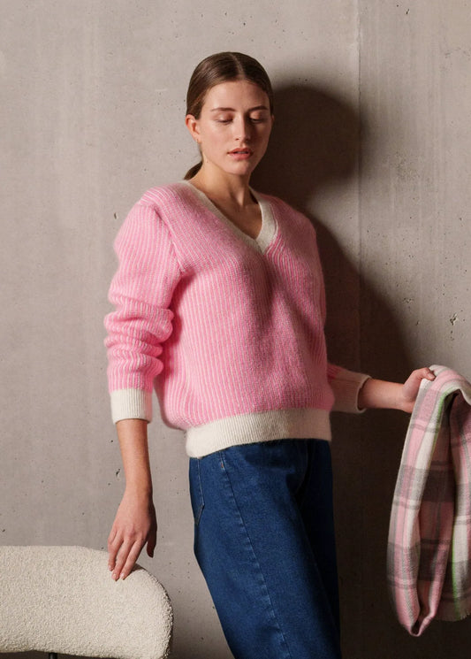 WINTER WHITE / BRIGHT PINK