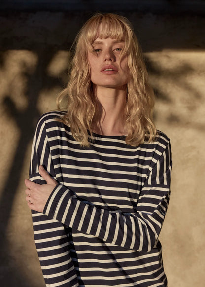 NAVY / WHITE