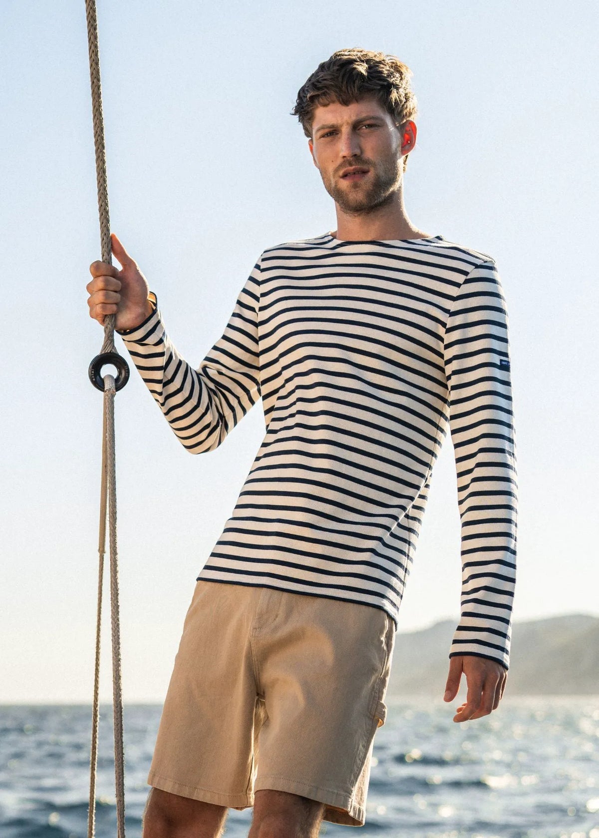 ECRU / NAVY