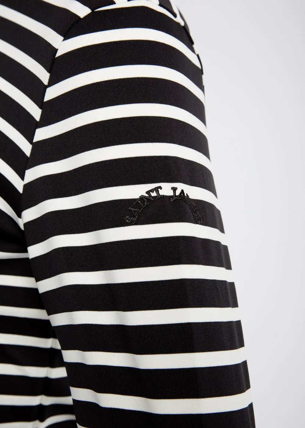 BLACK / IVORY